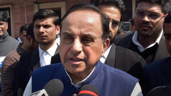 रेलमंत्री को बिना पीएम की हां का इंतजार किए दे देना चाहिए इस्तीफा: सुब्रमण्यम स्वामी