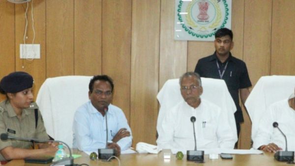 Bemetara: गृहमंत्री ताम्रध्वज साहू ने कानून व्यवस्था पर ली समीक्षा बैठक