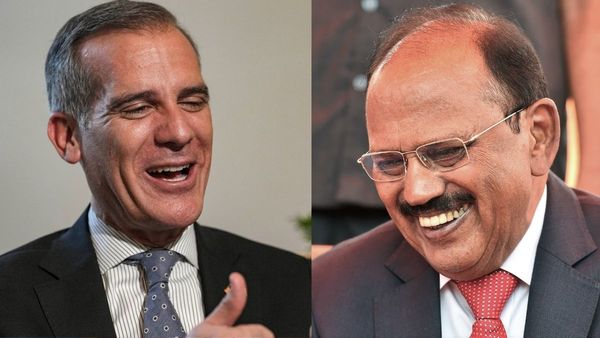 India-US News: अमेरिकी राजदूत ने अजित डोवाल को क्यों कहा 'अंतरराष्ट्रीय खजाना'?