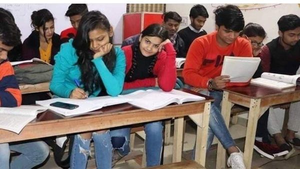 MP: 12वीं में 75% अंक लाने वाले विद्यार्थियों के लिए खुशखबरी, 78 हजार स्टूडेंट्स के खाते में आएंगे 25-25 हजार