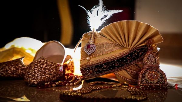 मुंह में सिगरेट दबाए डांस प्लोर पर थिरक रही थीं सासू मां, गुस्से से लाल-पीले दूल्हे ने लिया बड़ा फैसला