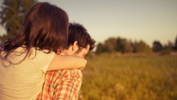 National Girlfriend Day: बेहद स्पेशल होता है प्रेमिका दिवस, इन तरीकों से खास बना सकते हैं पार्टनर का दिन