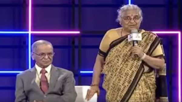 Infosys के फाउंडर ने की पत्नी की तारीफ, सुधा मूर्ति बोलीं- 'बिजनेसमैन की पत्नी होना आसान नहीं'