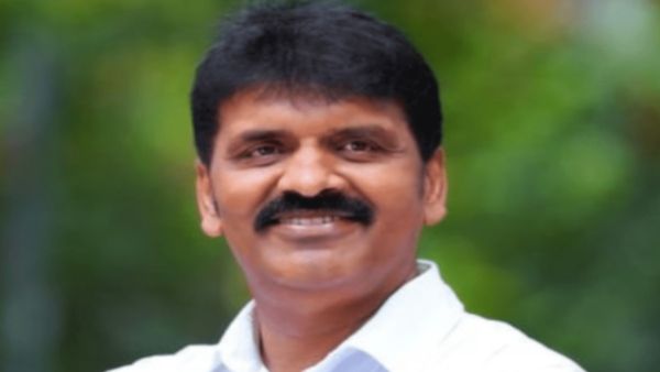 CM केसीआर और केटीआर के खिलाफ टिप्पणी पर भड़के BRS नेता, रेवंत रेड्डी का पुतला जलाया