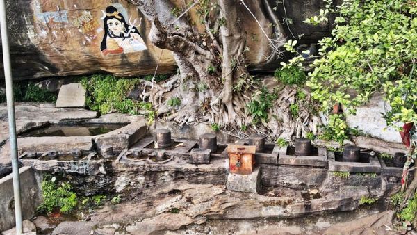 'पांडव वन' जहां प्राकृति 5 हजार साल से कर रही 12 ​शिवलिंग का​ 365 दिन 'दिव्य अभिषेक'