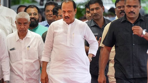 शरद पवार को बड़ा झटका, नागालैंड के सभी 7 NCP विधायकों ने अजित पवार को किया सपोर्ट, भेजा समर्थन पत्र