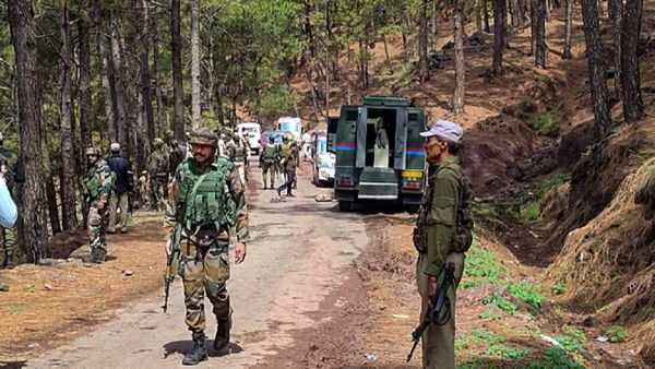 जम्मू कश्मीर के पुंछ में 4 आतंकियों को सुरक्षाकर्मियों ने किया ढेर