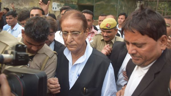 भड़काऊ भाषण मामले में Azam Khan को एमपी-एमएलए कोर्ट ने दिया दोषी करार, सुनाई दो साल की सजा