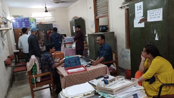 Bhopal: लोकायुक्त पुलिस की बड़ी कार्रवाई, आयुर्वेदिक चिकित्सा बोर्ड के कर्मचारी को ₹2500 रिश्वत लेते पकड़ा