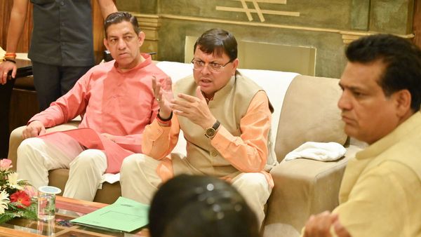 Uttarakhand CM पुष्कर सिंह धामी ने हरिद्वार में की समीक्षा बैठक, प्रभावित क्षेत्र होंगे आपदा क्षेत्र घोषित
