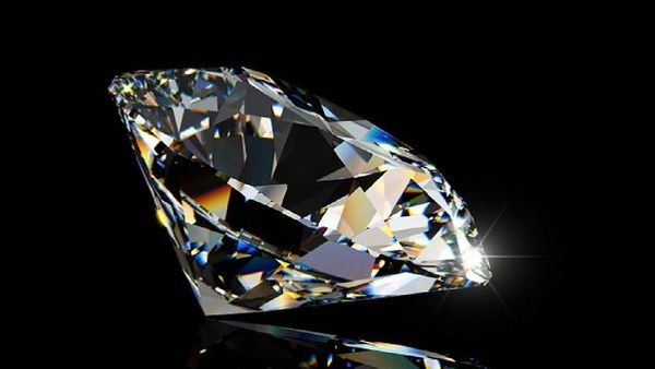 पन्ना की धरती ने एक रात में बनाया लखपति, 35 लाख का हीरा मिला