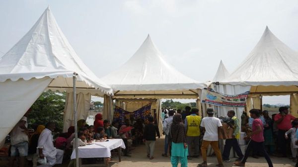 दिल्ली में बाढ़ पीड़ितों के लिए केजरीवाल सरकार ने लगाए राहत शिविर, मिल रही सारी सुविधाएं