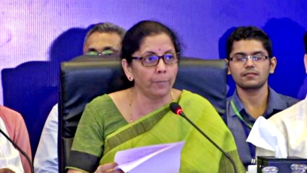 Income Tax रिटर्न: फाइल में भारतीयों की संख्या बढ़ी, अधिकांश लोग पैसे नहीं देते, सिर्फ 1.2 फीसद भरते हैं आयकर