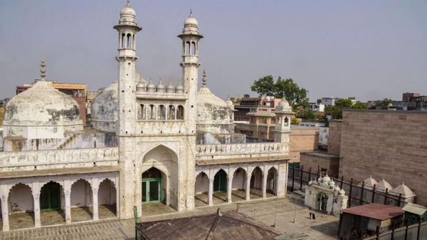 Gyanvapi Issue: योगी ने विपक्षी गठबंधन का खेल बिगाड़ना शुरू किया  