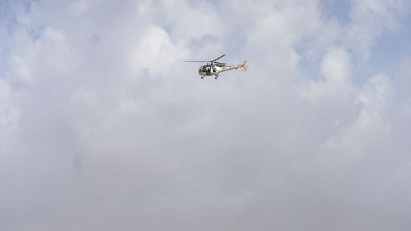 Australia: ऑस्ट्रेलिया में सेना का हेलीकॉप्टर क्रैश, समुद्र तट के पास हुए हादसे में 4 लोगों की मौत की आशंका