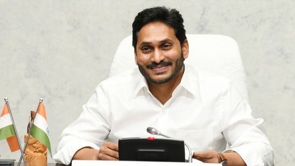 'स्कूल-कॉलेज के कोर्स में भविष्य के नजरिए से बदलाव करें अधिकारी', सीएम जगन ने दिए निर्देश
