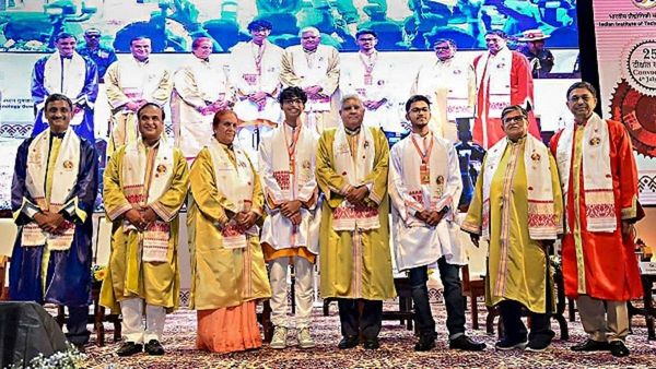देश में बिना देरी समान अचार संहिता लागू होनी चाहिए: उपराष्ट्रपति