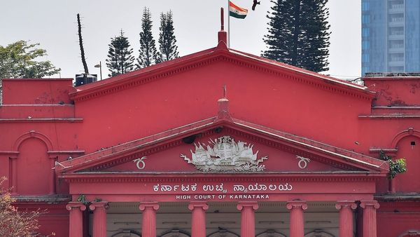 'PM के खिलाफ इस्तेमाल किए गए अपशब्द अपमानजनक, लेकिन देशद्रोह नहीं', कर्नाटक हाईकोर्ट ने रद्द की FIR