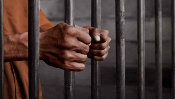 LKG की छात्रा का Molestation करने वाले टीचर को 45 साल की जेल, माता- पिता को भी कोर्ट की फटकार