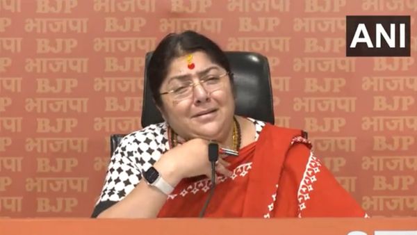 महिलाओं को नंगा करने पर भाजपा आक्रोशित, रो पड़ीं BJP सांसद लॉकेट, TMC पर गंभीर आरोप