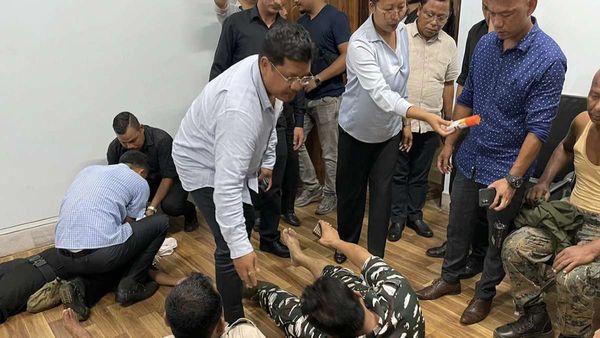 Meghalaya: मेघालय में विंटर कैपिटल की मांग, सीएम कार्यालय का घेराव, हिंसक हुई भीड़, 5 सुरक्षाकर्मी घायल