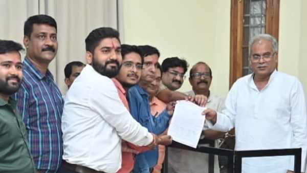 मुख्यमंत्री बघेल से स्वास्थ्य कर्मचारी संघ के प्रतिनिधिमंडल ने की मुलाकात