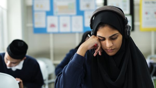 UP के विश्वविद्यालयों में मुस्लिम छात्रों के नामांकन में 16 फीसदी की गिरावट, BSP सांसद ने पूछे ये 3 सवाल