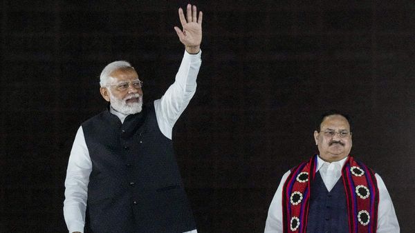 NDA: राजग का विस्तार करने में फूंक फूंक कर कदम रख रही भाजपा