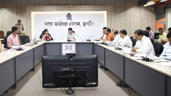 Indore के विकास को लेकर नगर निगम ने किया मंथन, जल्द निकलेगा अमृत