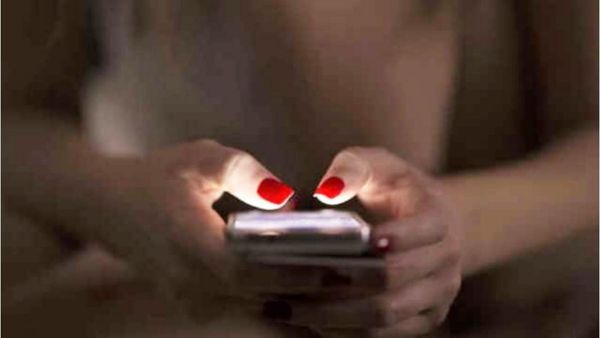 Gwalior Honey Trap: व्हाट्सएप कॉल से लड़की ने SDO को किया हनीट्रैप, फिर न्यूड वीडियो भेजकर हड़पे 10 लाख रुपये