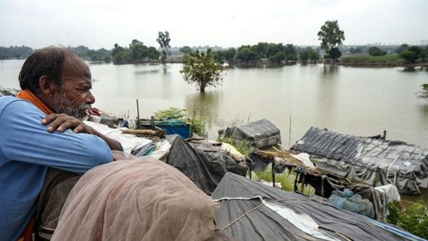 Yamuna: नदी किनारे बसने वाले बाढ़ की शिकायत नहीं करते