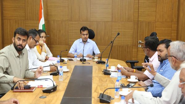 Jabalpur News: बिना इजाजत न दिखे रैली-जलसा और न ही कोई आवारा जानवर, वरना पहुंच जाओगे जेल, आदेश जारी