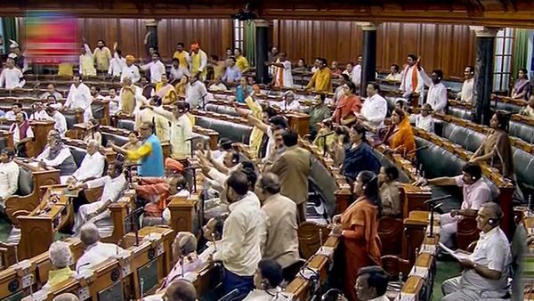 Opposition in Loksabha: अविश्वास प्रस्ताव बना नैरेटिव की लड़ाई का हथियार