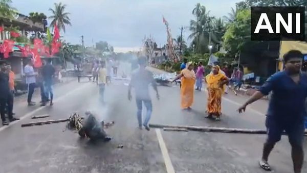 Bengal Panchayat Elections: वोटिंग के बीच 6 लोगों की हत्या, मतदान केंद्र में तोड़फोड़