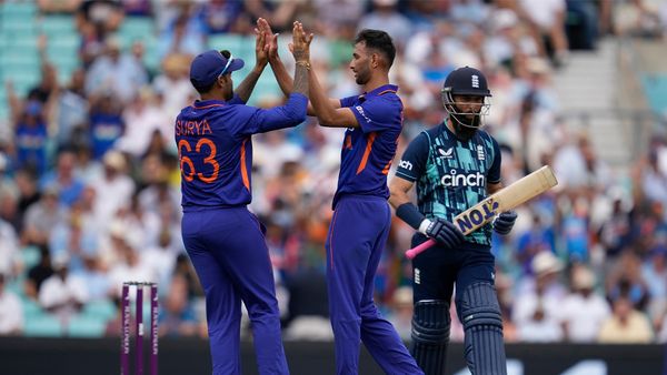 चोट से ठीक होकर प्रसिद्ध कृष्णा का कमाल, KSCA T20 टूर्नामेंट में चमके, जानिए कितने विकेट लिए