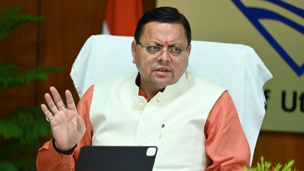 Uttarakhand: CM धामी की अपील, हिमाचल प्रदेश और उत्तराखंड में फंसे हैं तो इन नंबरों पर मदद के लिए करें संपर्क