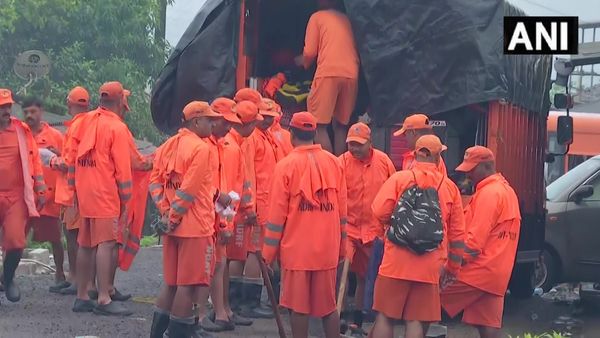 Raigad Landslide: रायगढ़ भूस्खलन में 16 मौतें, दूसरे दिन भी रेस्क्यू ऑपरेशन जारी, रेड अलर्ट आज भी जारी