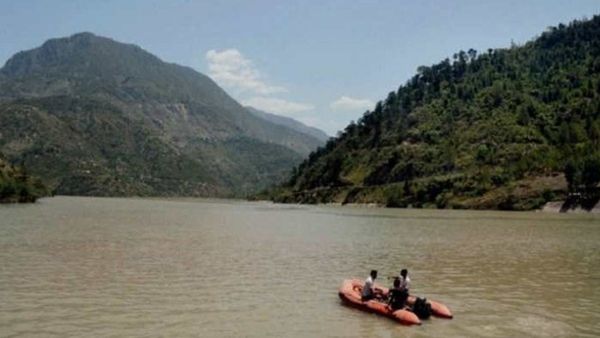 सतलुज नदी में बहकर पाकिस्तान चले गए पंजाब के दो युवक, पाकिस्तानी रेंजर्स और BSF के बीच बातचीत जारी