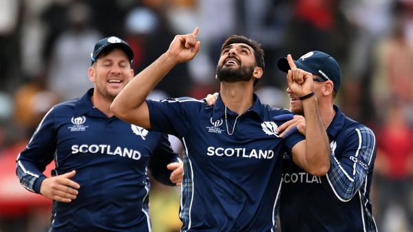 एक इंटरनेशनल टूर्नामेंट में ICC के 3 फुल मेंबर को मात देने वाली पहली एसोसिएट टीम बनी स्कॉटलैंड