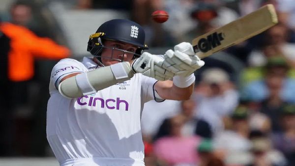 Video: स्टुअर्ट ब्रॉड ने अपने इंटरनेशनल करियर की आखिरी गेंद पर जड़ा शानदार छक्का, फैंस ने भी जमकर लुटाया प्यार