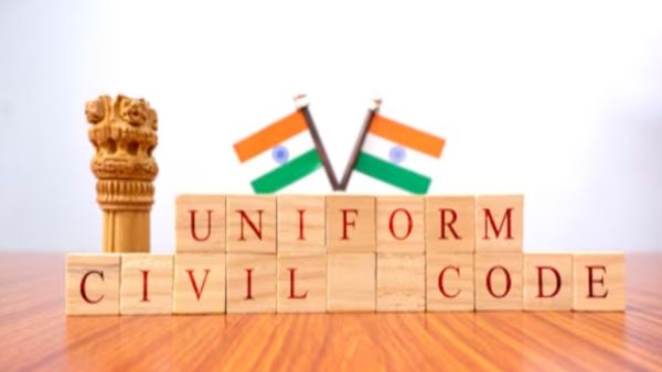 Uniform Civil Code: समान नागरिक संहिता विरोधी बैकफुट पर 