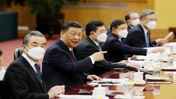 चीन में हद से ज्यादा घट रहे सामानों के दाम, आर्थिक मंदी में फंसेगा ड्रैगन, लोग क्यों नहीं कर रहे खरीददारी?