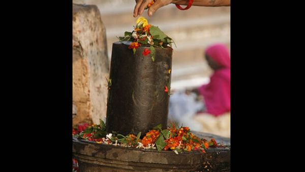 Sawan 6th somwar 2023: शिवलिंग से दूर-दूर तक का क्षेत्र बन जाता है तीर्थ