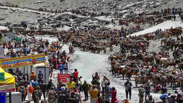 Amarnath yatra 2023: अमरनाथ यात्रा 23 अगस्त से अस्थायी रूप से निलंबित, जानें क्या है कारण