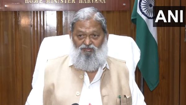 'एक अफसर, एक आवास नीति' को हरियाणा में लागू करने के गृहमंत्री अनिल विज ने दिए थे आदेश