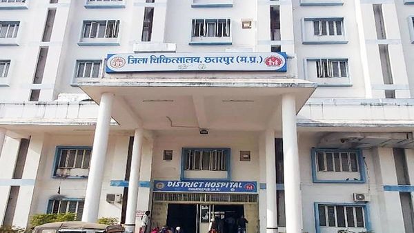 रक्षाबंधन पर मायके जाने पर विवाद, पति ने पत्नी-बच्ची को जहर दिया, खुद भी खाया