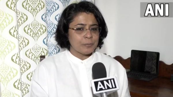 'दिल्‍ली में गठबंधन नहीं तो 'INDIA' में जाना समय की है बर्बादी', कांग्रेस प्रवक्‍ता के बयान पर भड़की AAP