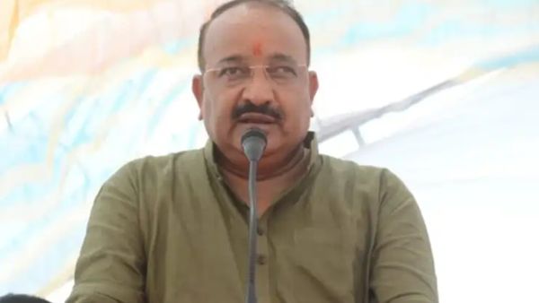 UP: यूपी में बढ़ी महिलाओं की सुरक्षा, माफियाओं को लगता है डर: दिनेश सिंह