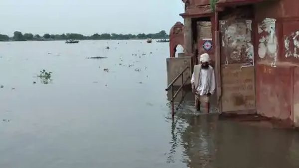 Kanpur: गंगा नदी का जलस्तर बढ़ने से 11 गांवों में घुसा पानी, 15 परिवारों को राहत शिविर में किया गया शिफ्ट