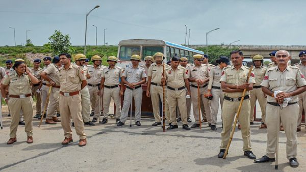 नूंह में नहीं मिली इजाजात तो पलवल बॉर्डर पर हिंदू संगठनों ने बुलाई महापंचायत